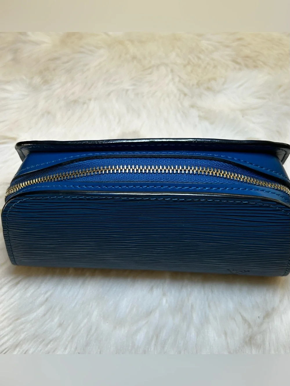 Louis Vuitton compact louis